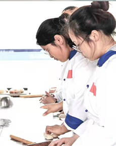 <strong>学校环境</strong>